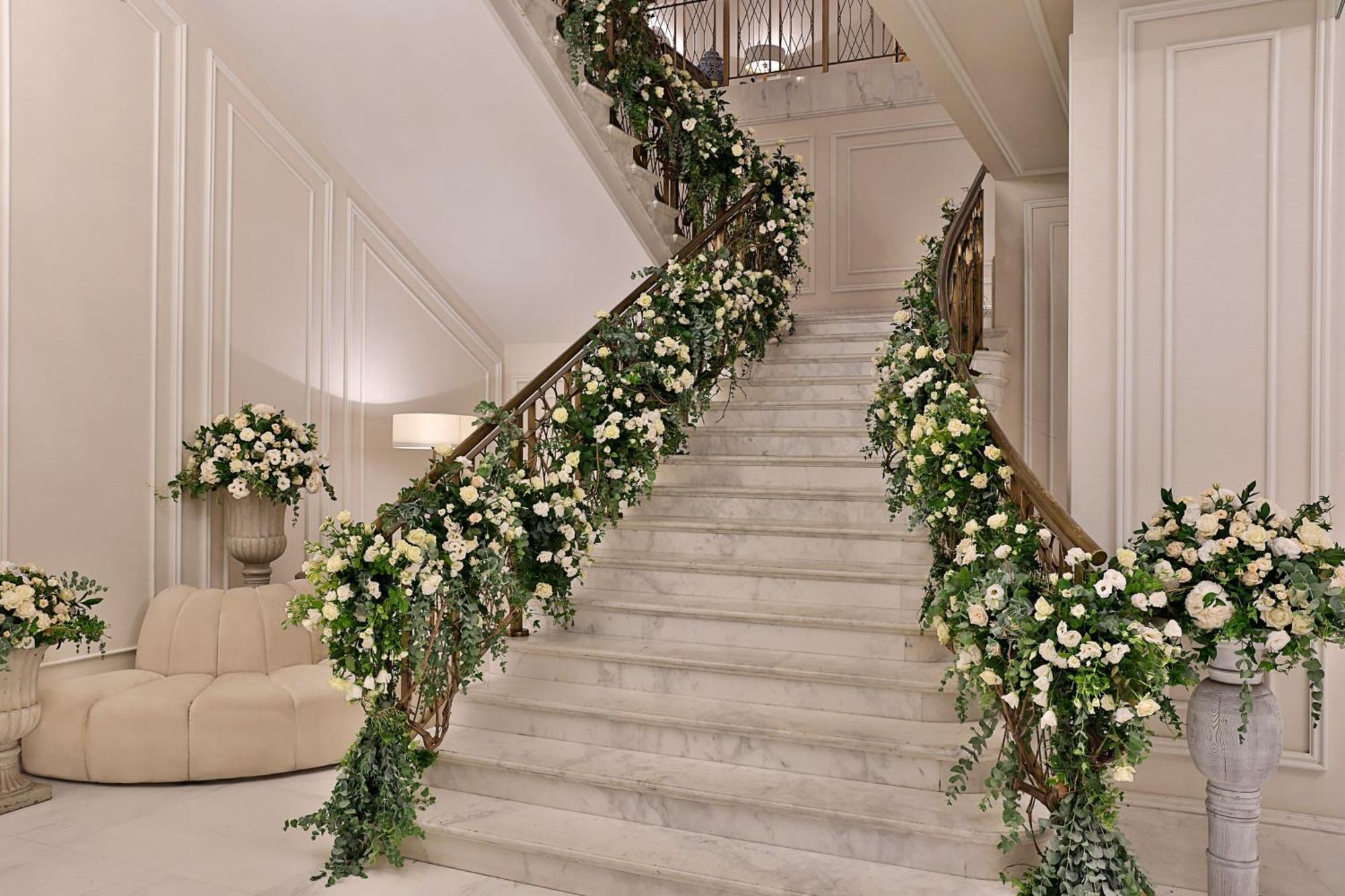 The Ritz-Carlton, Amman Hotel ภายนอก รูปภาพ The staircase of the hotel