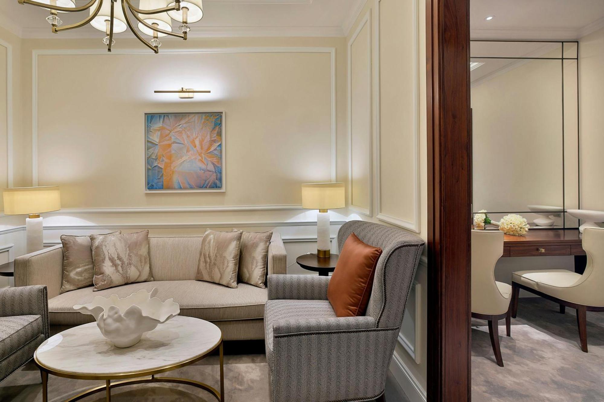 The Ritz-Carlton, Amman Hotel ภายนอก รูปภาพ A suite at the hotel