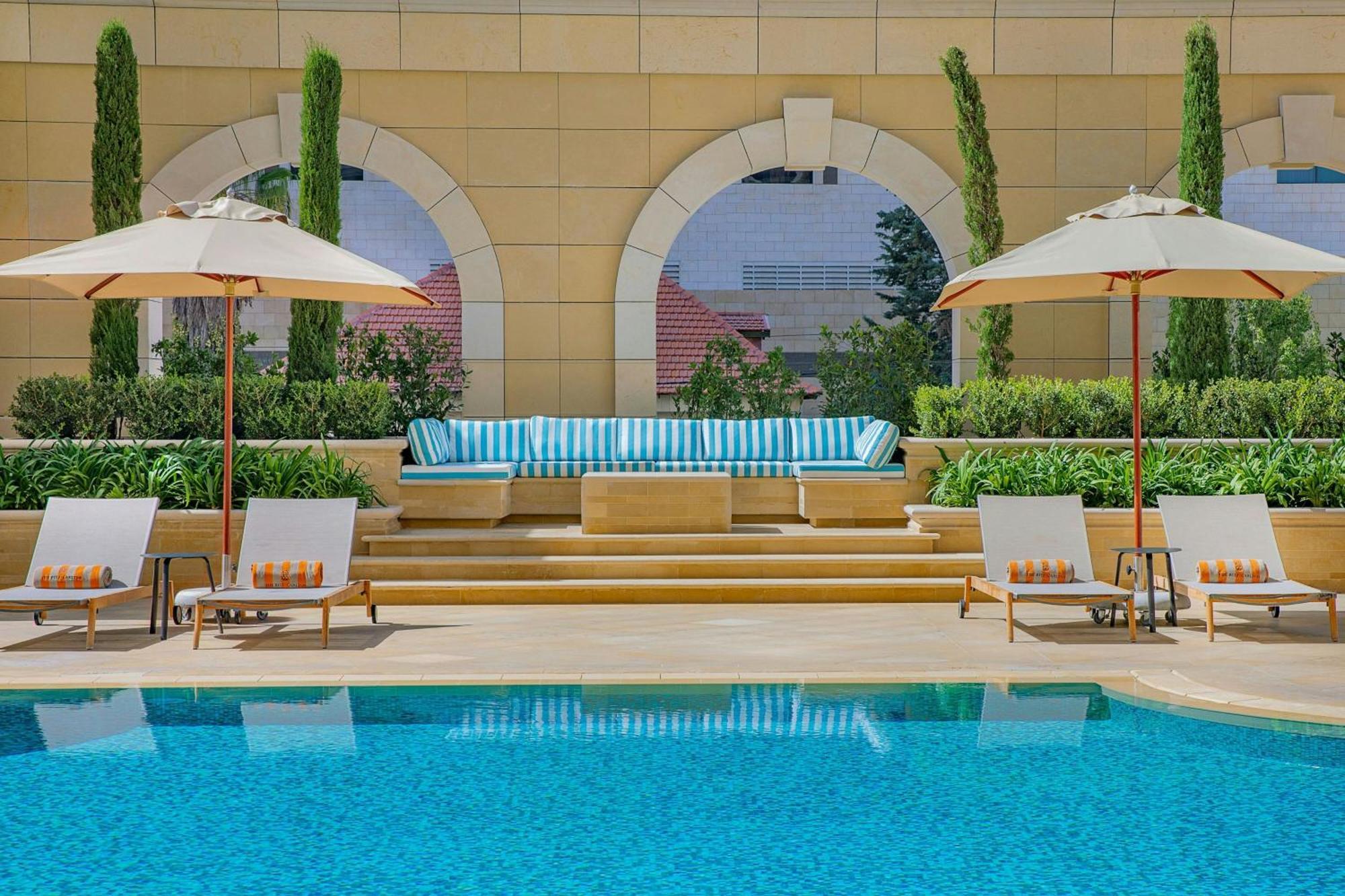 The Ritz-Carlton, Amman Hotel ภายนอก รูปภาพ The pool at the Westin Athens