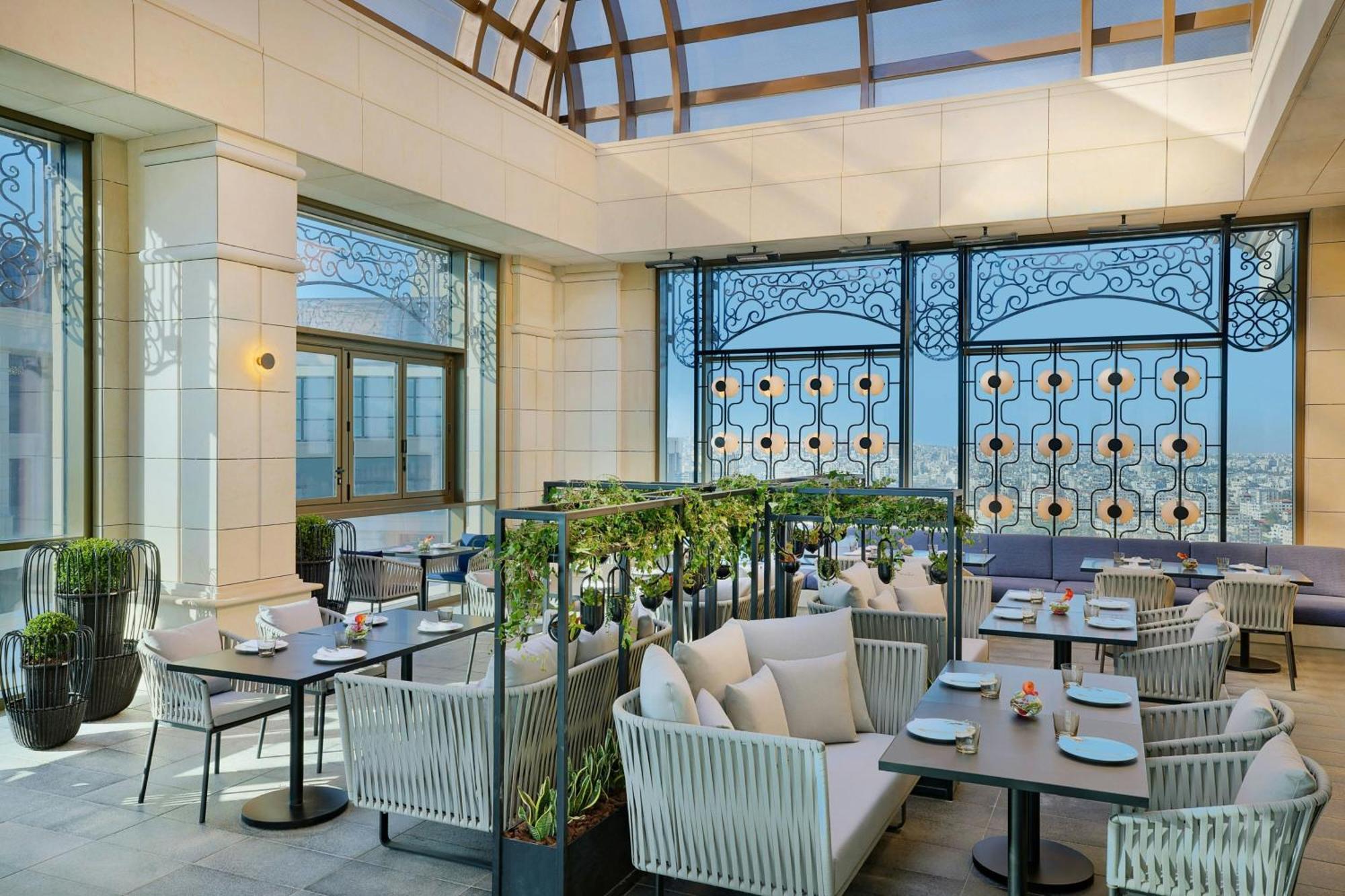 The Ritz-Carlton, Amman Hotel ภายนอก รูปภาพ The Terrace