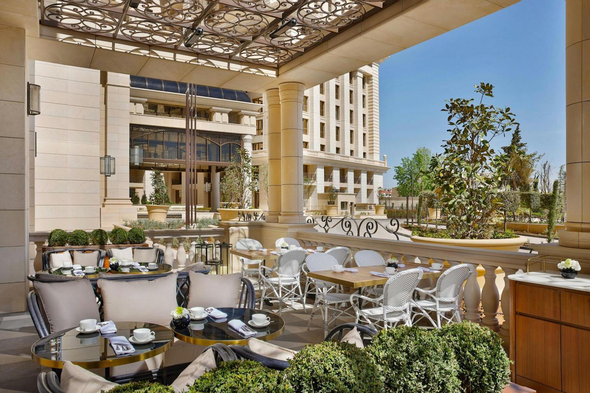 The Ritz-Carlton, Amman Hotel ภายนอก รูปภาพ The Terrace