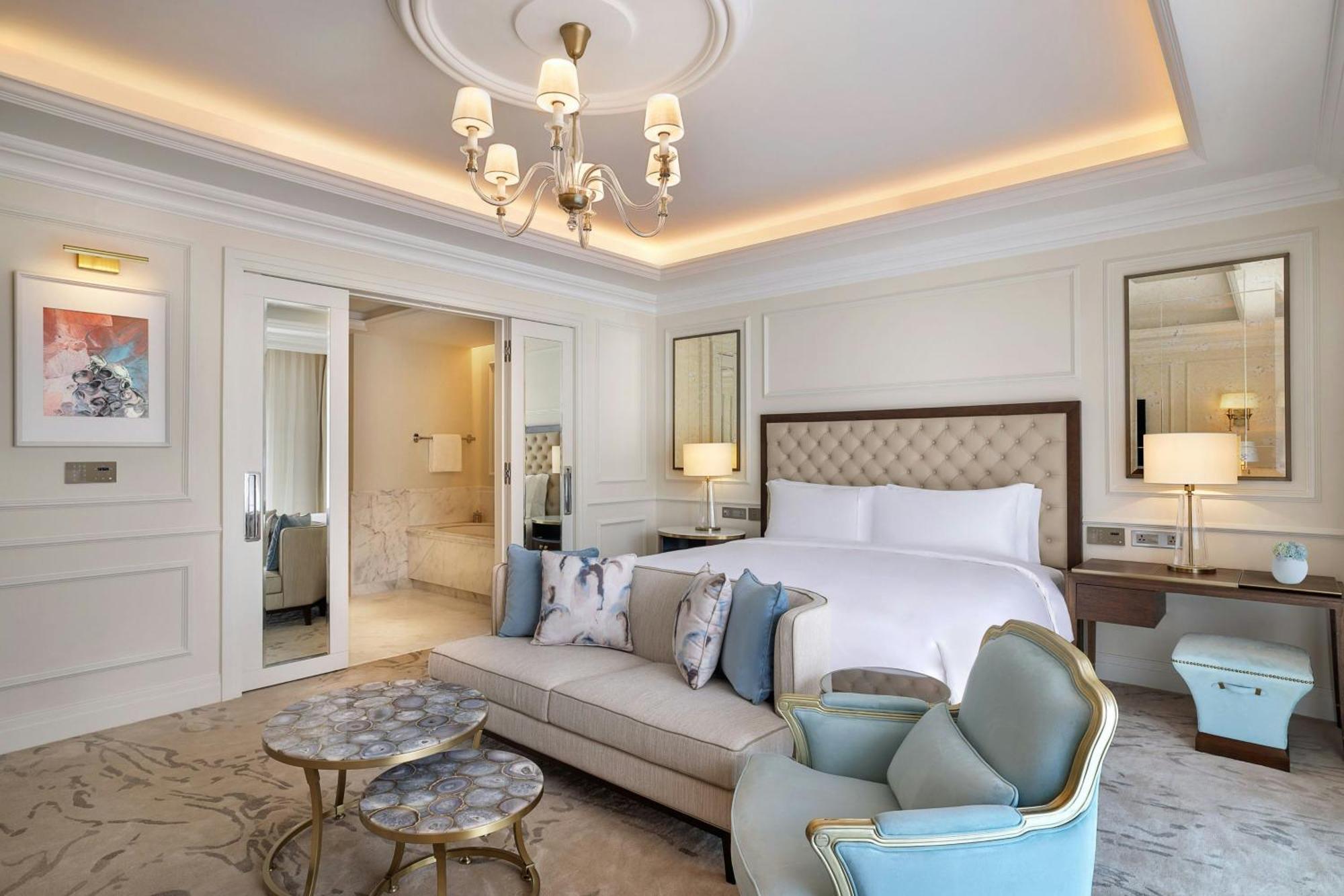 The Ritz-Carlton, Amman Hotel ภายนอก รูปภาพ A bedroom at the hotel