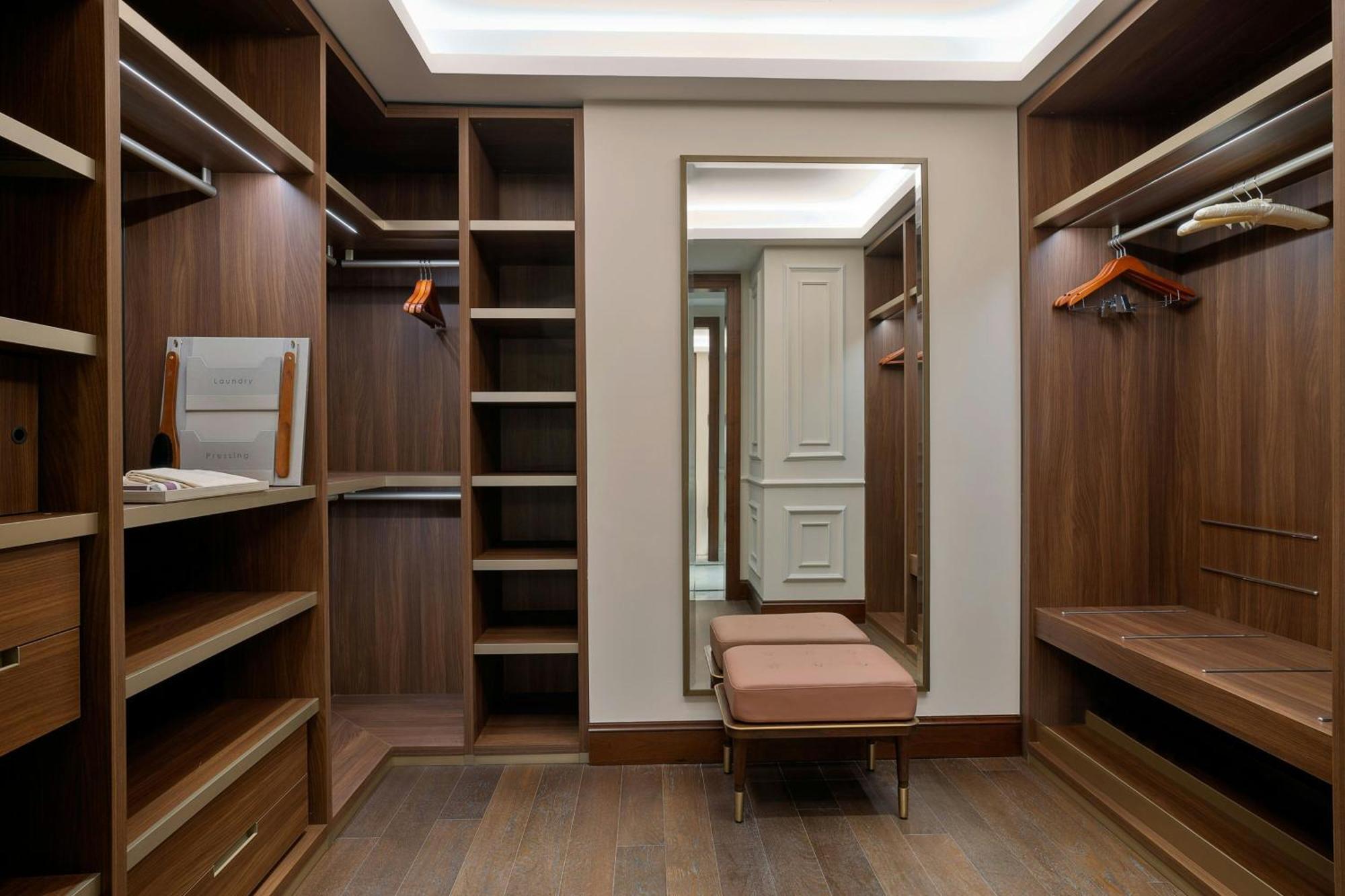 The Ritz-Carlton, Amman Hotel ภายนอก รูปภาพ A walk-in closet