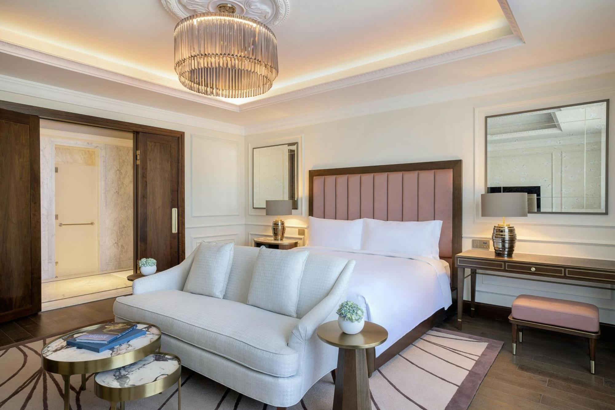 The Ritz-Carlton, Amman Hotel ภายนอก รูปภาพ A bedroom at the hotel