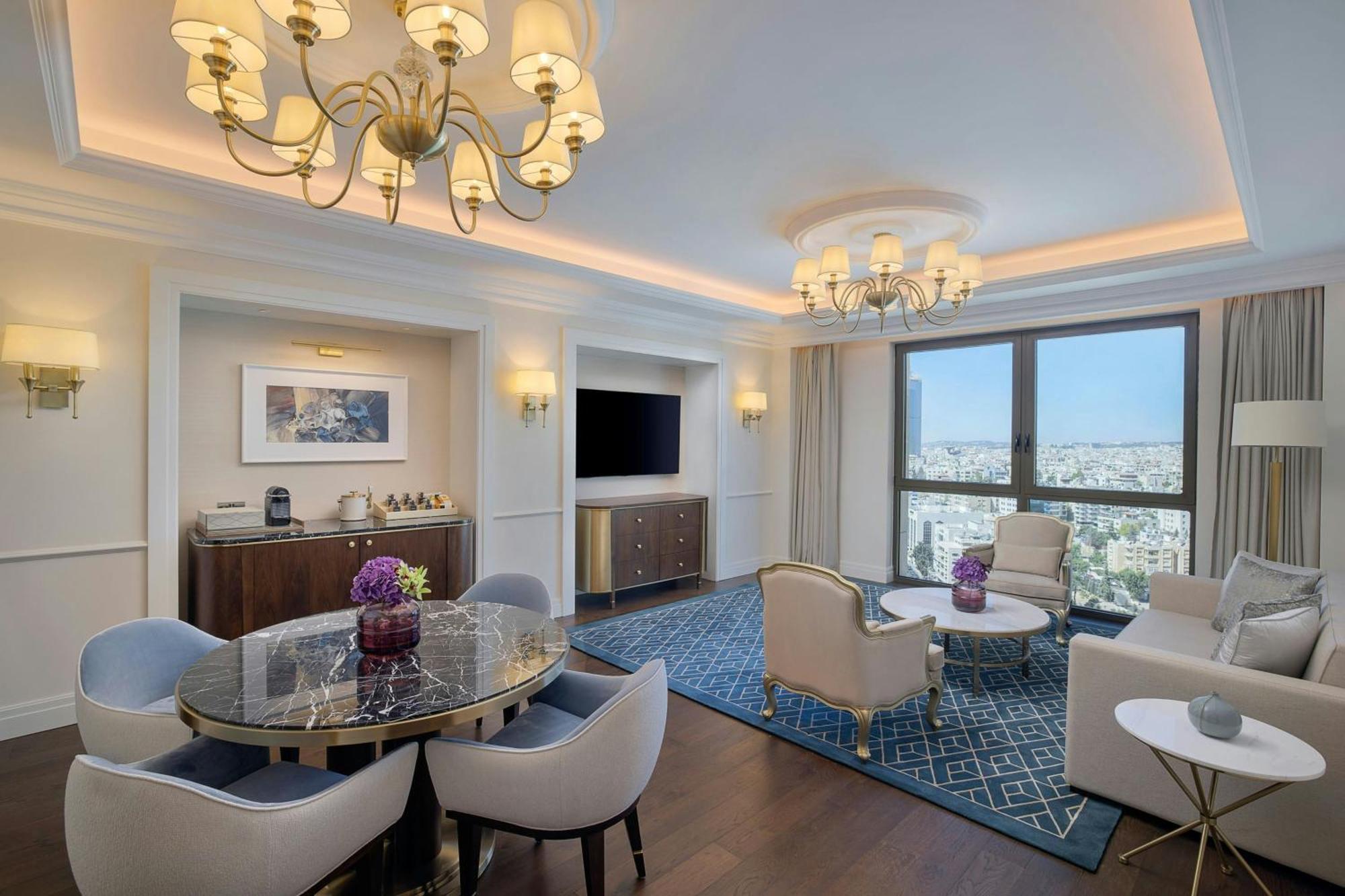 The Ritz-Carlton, Amman Hotel ภายนอก รูปภาพ A suite at the hotel
