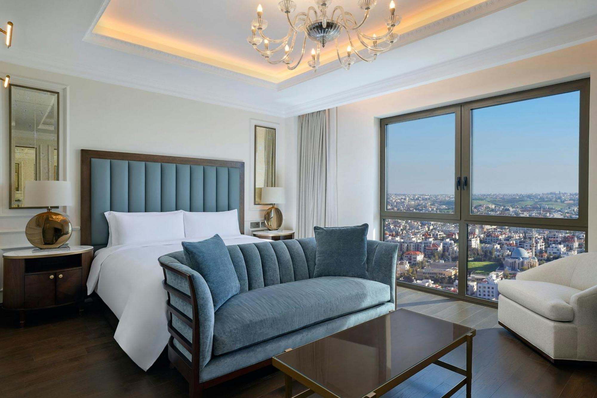 The Ritz-Carlton, Amman Hotel ภายนอก รูปภาพ A bedroom at the Four Seasons Hotel