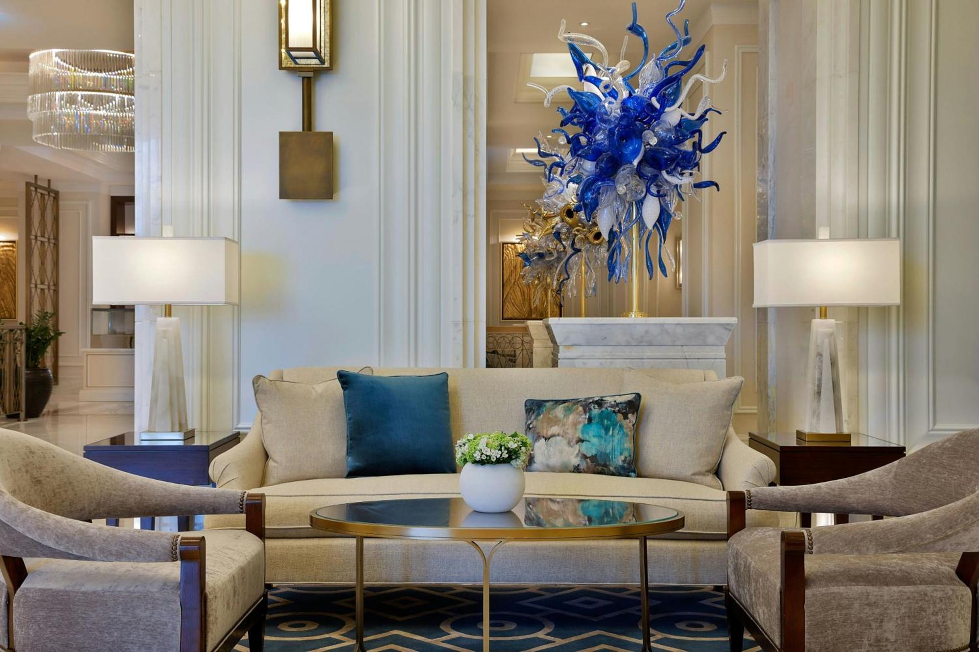 The Ritz-Carlton, Amman Hotel ภายนอก รูปภาพ The lobby of the Four Seasons Hotel